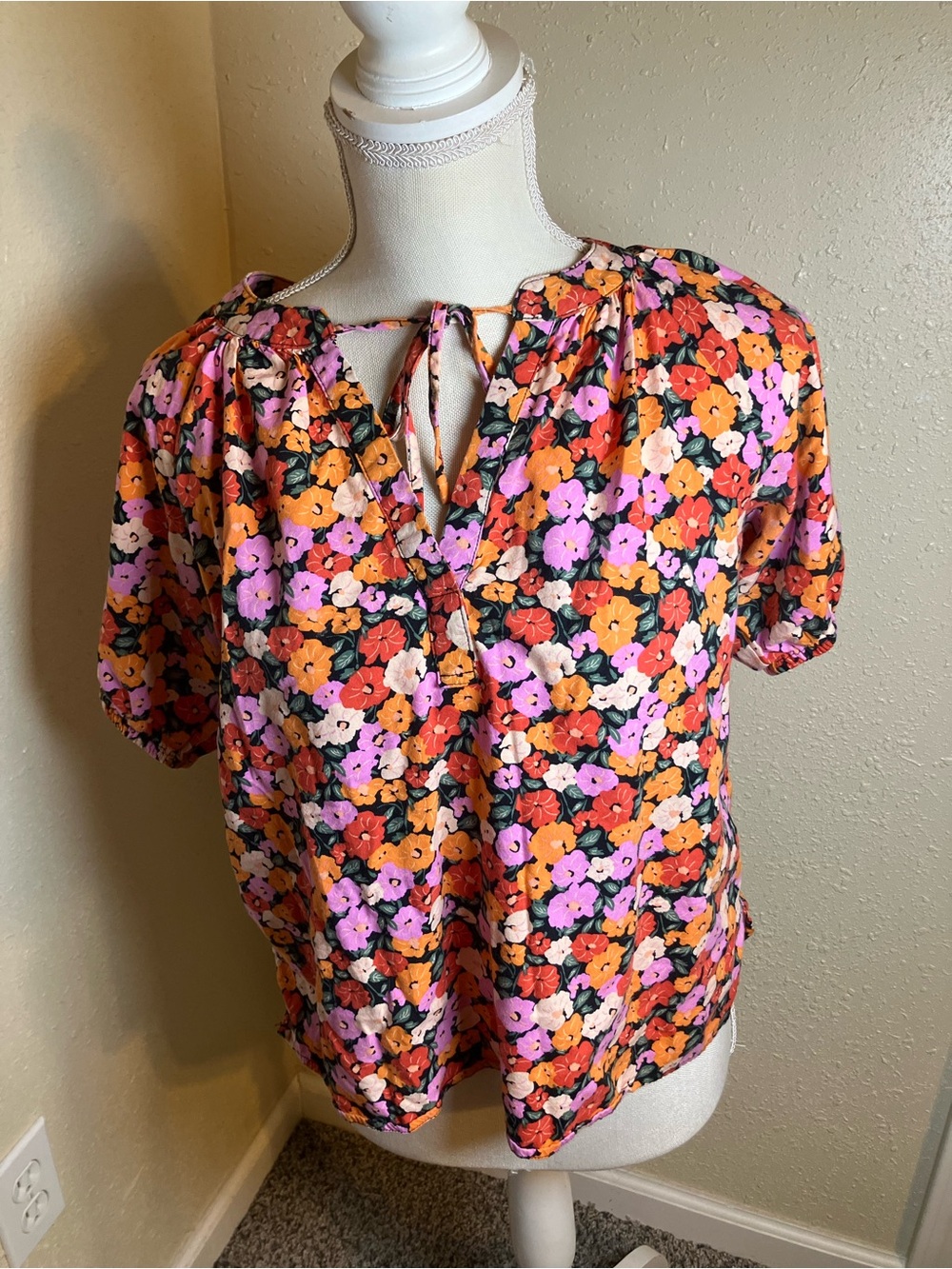 LOFT Multicolor Floral Tie-Neck Short Sleeve Blouse PM